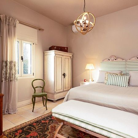 Villa Mantilari Wine Estate 7 Apartments 2 Private Pools 1 Heated Tennis Court Fitness Center Арханес Экстерьер фото