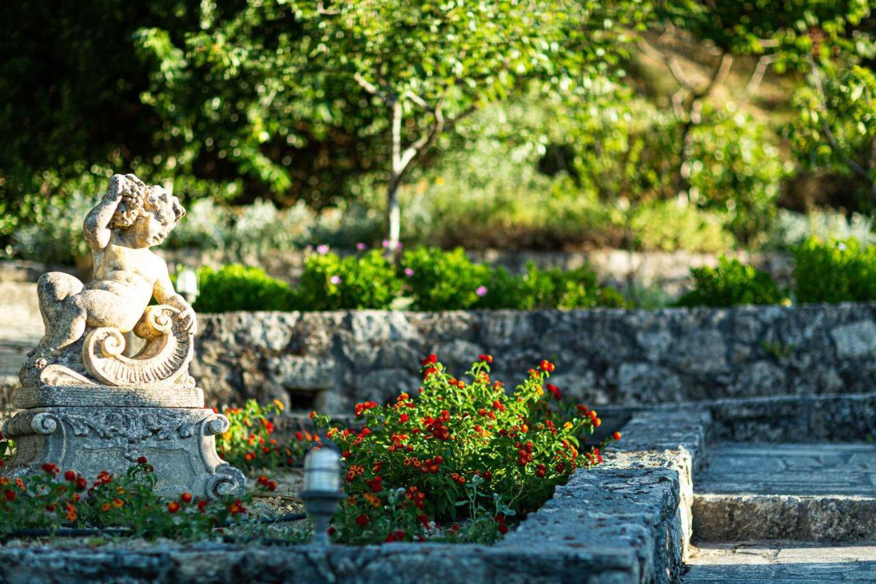 Villa Mantilari Wine Estate 7 Apartments 2 Private Pools 1 Heated Tennis Court Fitness Center Арханес Экстерьер фото