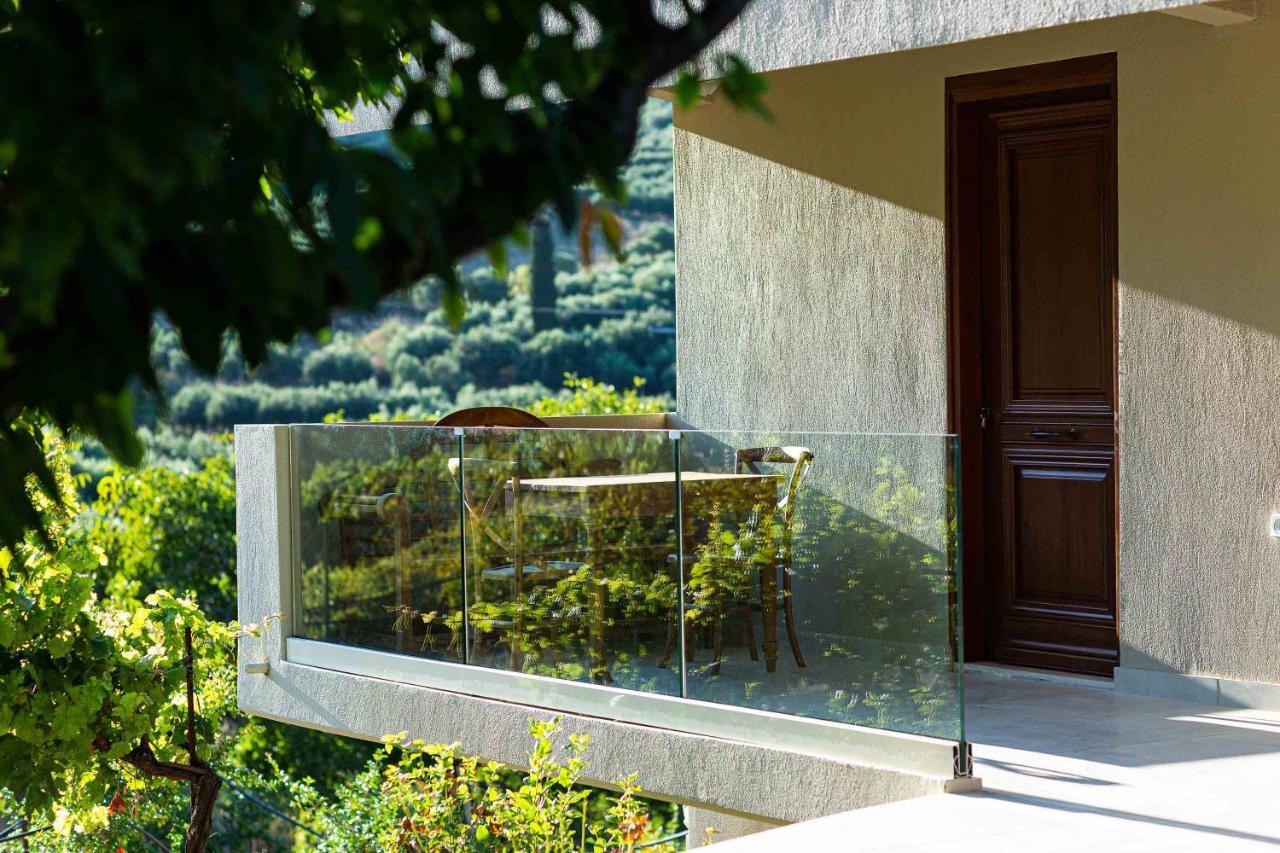 Villa Mantilari Wine Estate 7 Apartments 2 Private Pools 1 Heated Tennis Court Fitness Center Арханес Экстерьер фото